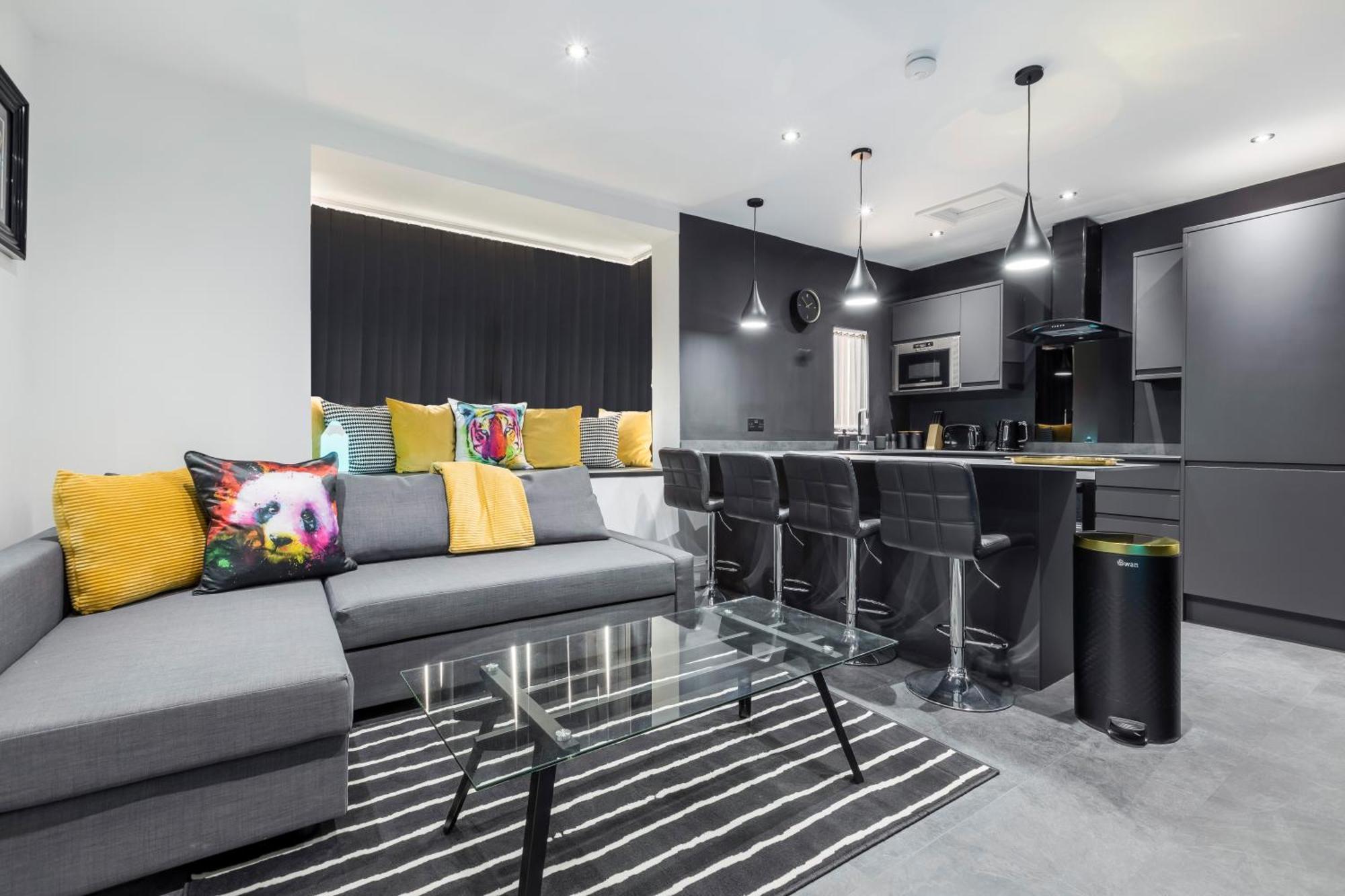 Two Bed Modern Apartment 5Min Walk To Town Centre With Free Parking ! Under New Management Blackpool Esterno foto