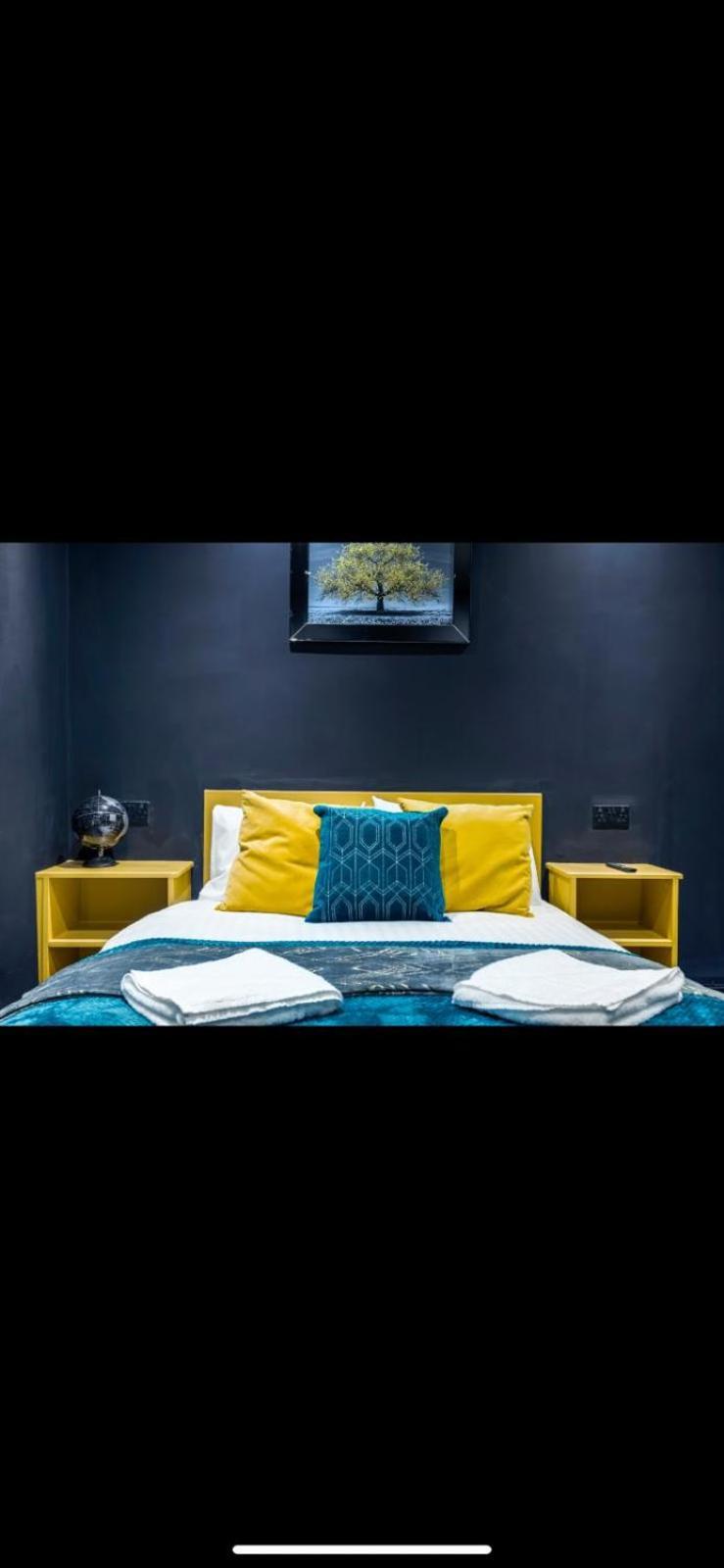 Two Bed Modern Apartment 5Min Walk To Town Centre With Free Parking ! Under New Management Blackpool Esterno foto