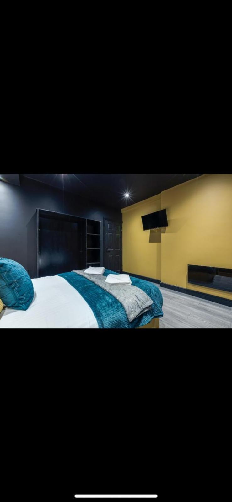 Two Bed Modern Apartment 5Min Walk To Town Centre With Free Parking ! Under New Management Blackpool Esterno foto
