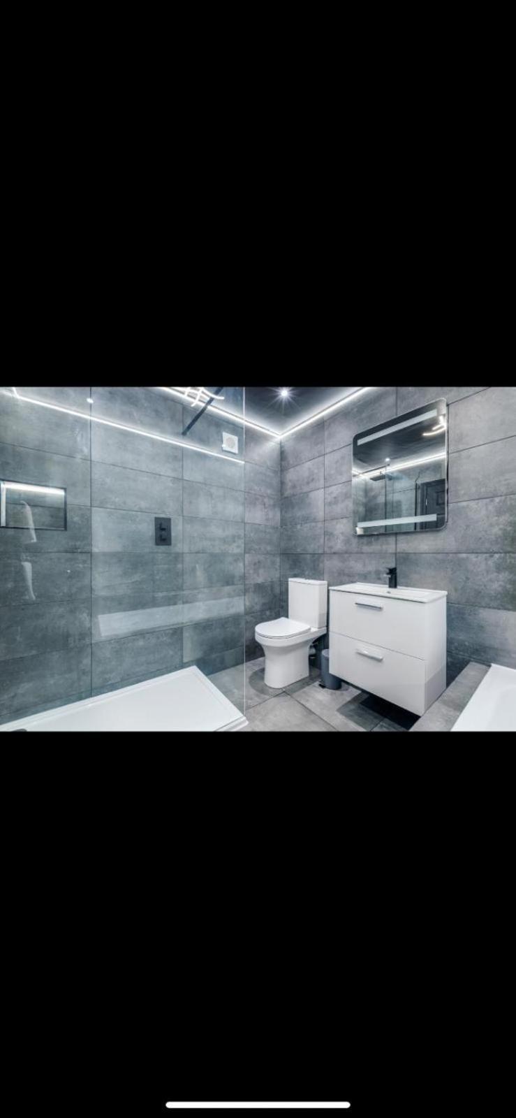 Two Bed Modern Apartment 5Min Walk To Town Centre With Free Parking ! Under New Management Blackpool Esterno foto